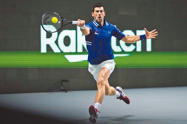 现役球王乔柯维奇以隐私为由拒绝透露是否接种新冠疫苗，恐成今年澳网的最大遗珠。（美联社）