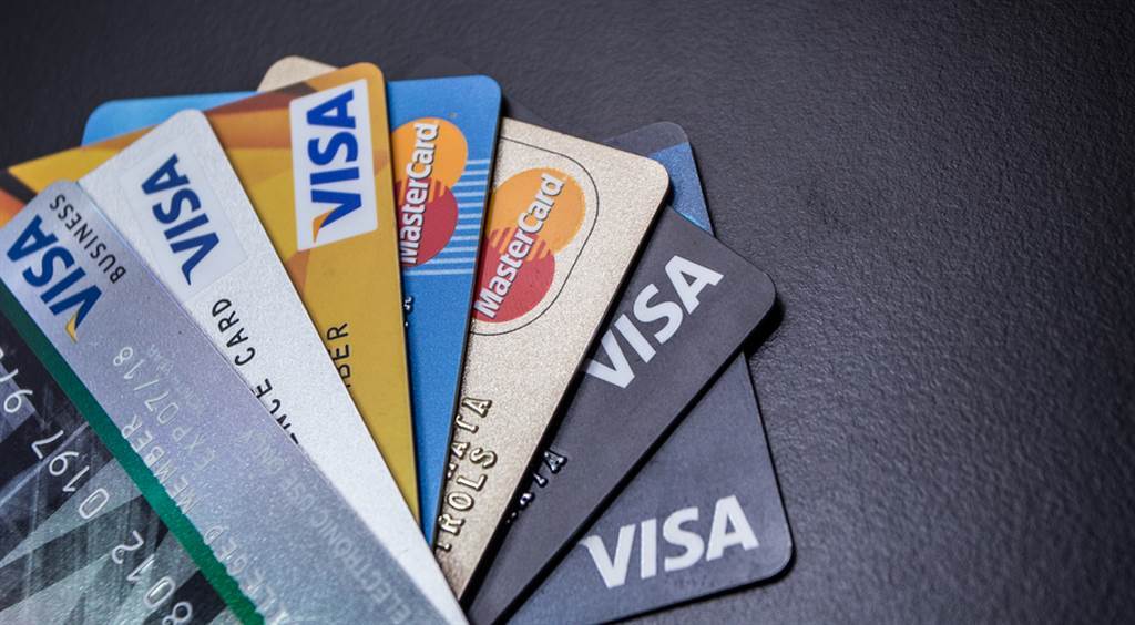 2022各家信用卡優惠多有變動，達人也推薦出最值得申辦的6張信用卡。(示意圖／shutterstock)