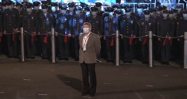 柯文哲參加升旗畫面。(圖/北市府提供)