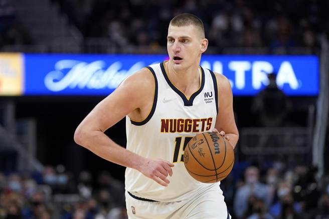 约基奇上周场均大三元，获得西区最佳球员殊荣。(美联社资料照)