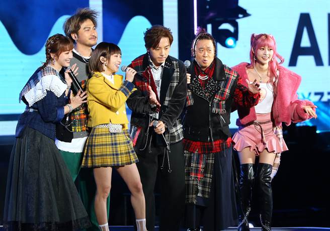 《木曜4超玩》主持群担任台北跨年晚会主持人。（图／本报系资料照片）