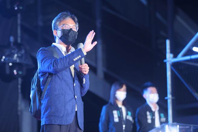 隨著進入2022年，全球通貨膨脹、福島食品進口、年末直轄縣市長選舉都讓今年充滿諸多變數，醫師蘇偉碩表示，無論如何，蔡政府今年施政基調依舊走著「反中」之路，只要反中的法螺一響，濁水溪以南自可固若金湯。（資料照，張鎧乙攝）