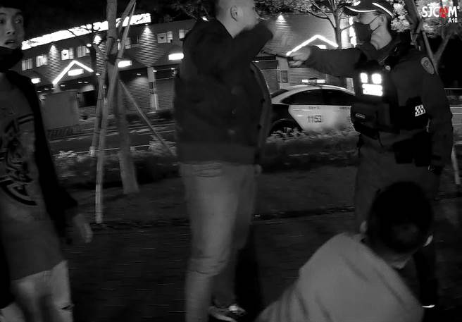 台南市東區一家KTV2日凌晨4時55分爆發今年首起KTV聚眾鬥毆事故。（讀者提供／程炳璋台南傳真）