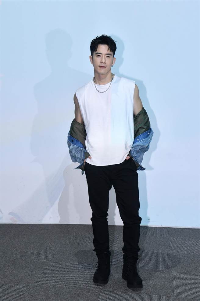 JR纪言恺在青春校园剧《机智校园生活》饰演体育老师。（LiTV、TVBS提供）