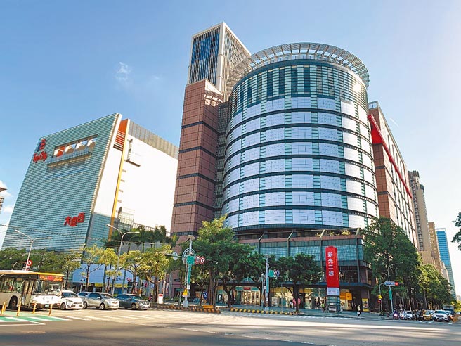 位于西屯区的新光三越百货，今年以每坪土地221万元价格，蝉联台中市地王。（地政局提供／林欣仪台中传真）
