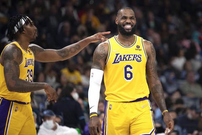 詹姆斯公然跟库兹马讨起赌债了。(美联社资料照)