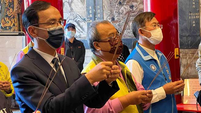 国民党主席朱立伦今到高雄参拜。（柯宗纬摄）