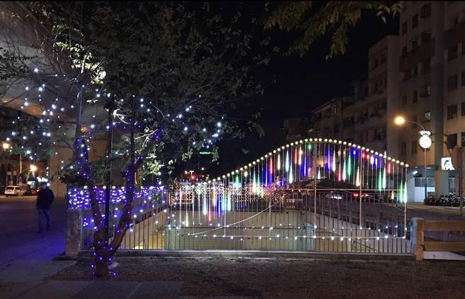 「2022新好南区」灯区，以南区吉祥物阿柴为主轴，还有火柴造型、虎年可爱造型等灯饰串连。（台中市南区公所提供／冯惠宜台中传真）