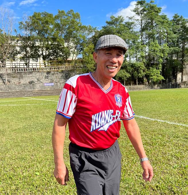 「光小女足之父」杨正治主任。（光小女足1989提供）