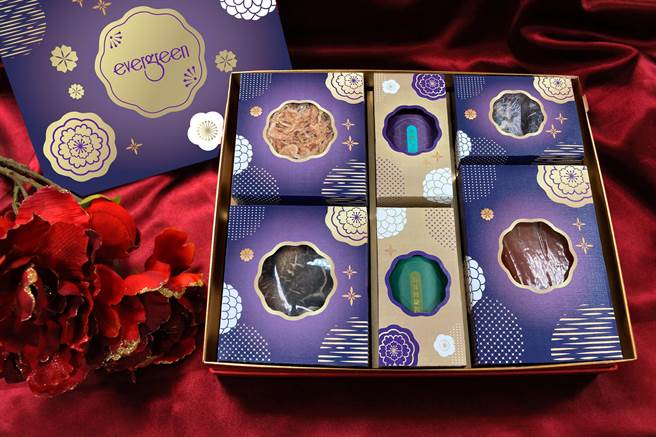 长荣桂冠酒店(台中)「中式精选年节礼盒」即日起开卖。（长荣提供）