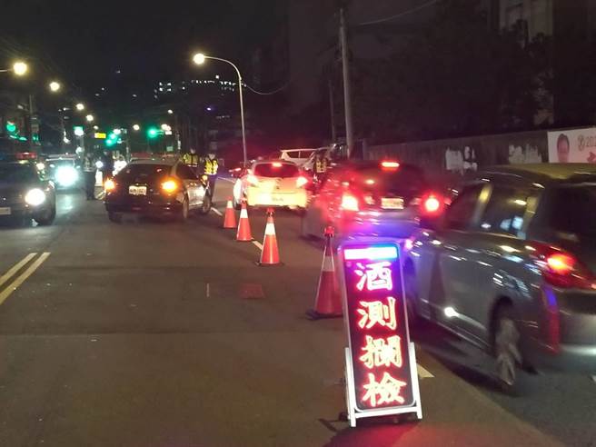 桃警防范酒驾大执法，男临检点前迴转竟被查获是6度酒驾。(警方提供／蔡依珍桃园传真)