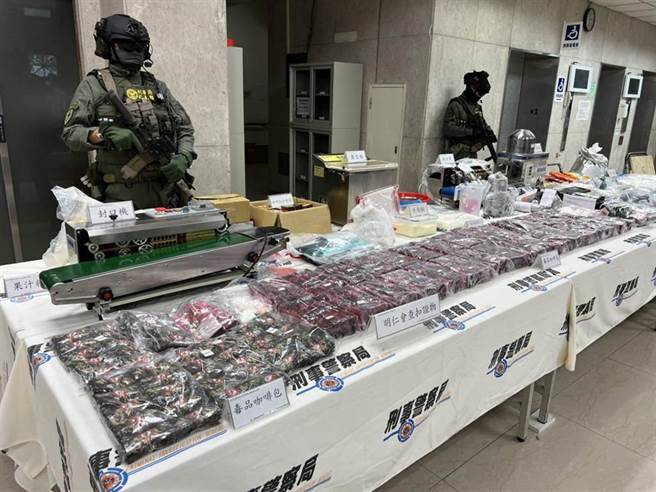 他遭临检随口说「我的车上只有咖啡！我刚喝了咖啡」，没想到警方随即要求搜查全车，友人之后向他解释「咖啡」其实有「毒咖啡包」含意。（资料照、示意图）