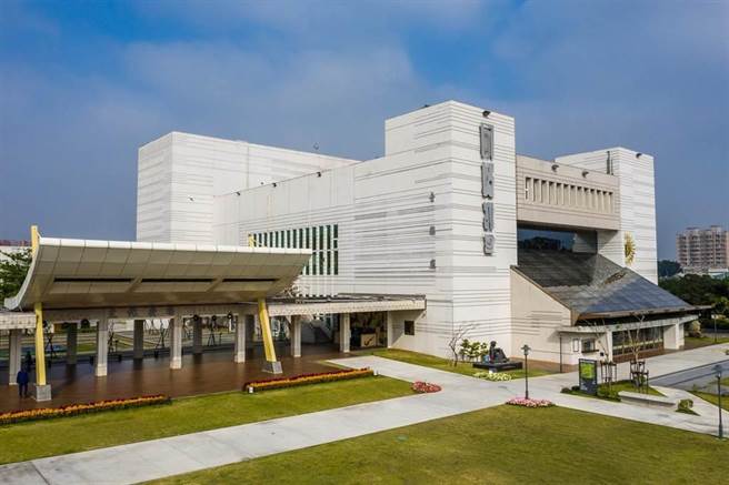 曾在嘉义市文化局任职的陈姓前科长涉嫌诈领8万元直播费。（取自嘉义市政府文化局音乐厅脸书／吕妍庭嘉义传真）
