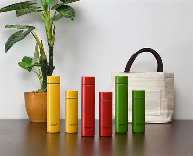 台隆手创馆日本PEARL 古风保温瓶180ml ，590元／120ml ，490元。（台隆手创馆提供）