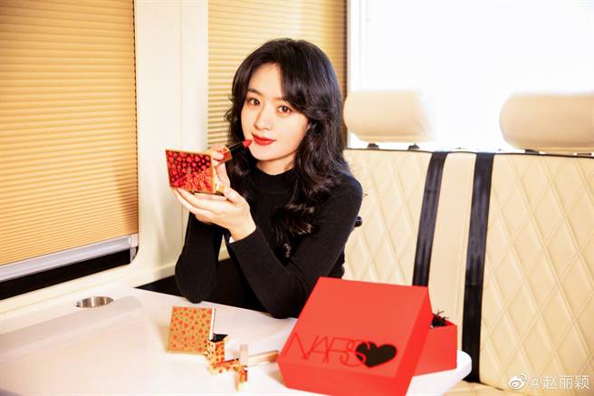 赵丽颖恢復单身后桃花朵朵开。（图／翻摄自赵丽颖微博）