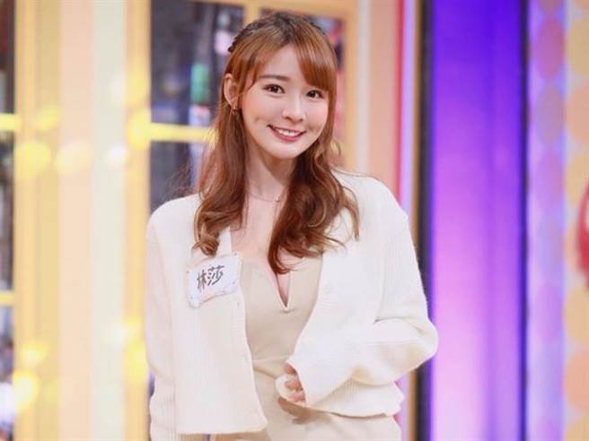 林莎推出写真书有好成绩。（图／翻摄自林莎IG）