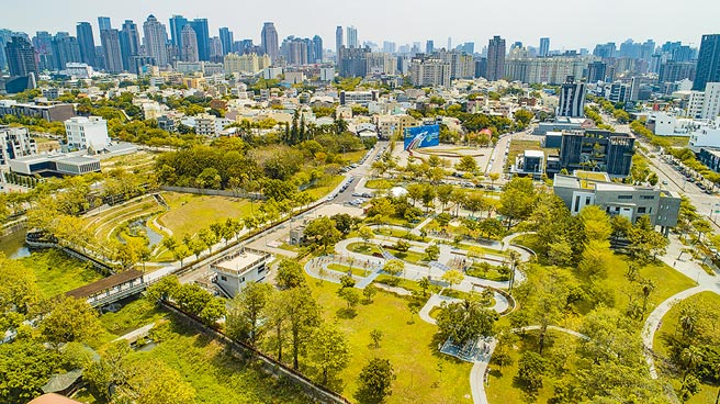 北单元二兼具新市政中心的繁华与低密度环境，为台中稀有的双蛋黄地段。图／精锐提供