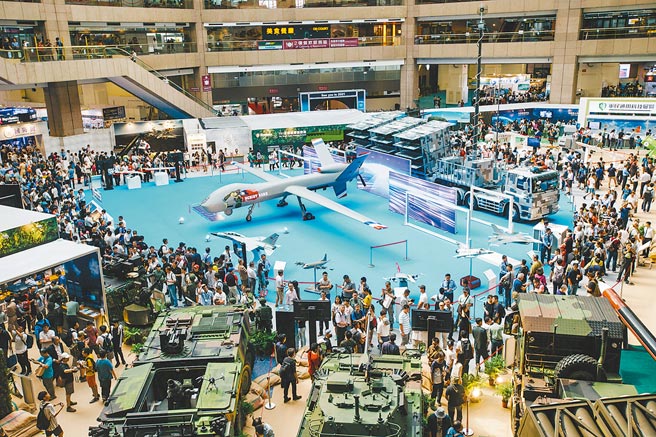 中科院改制行政法人後，除了研發飛彈，也做起「軍火公司」，將為台灣引進不少武器。圖為2019年台北國際航太暨國防工業展。（本報資料照片）