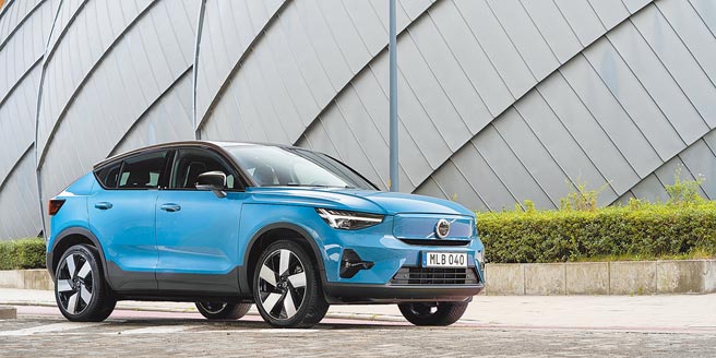 VOLVO C40 Recharge具有SUV的所有优点，还有引人注目的车尾设计。（VOLVO提供）