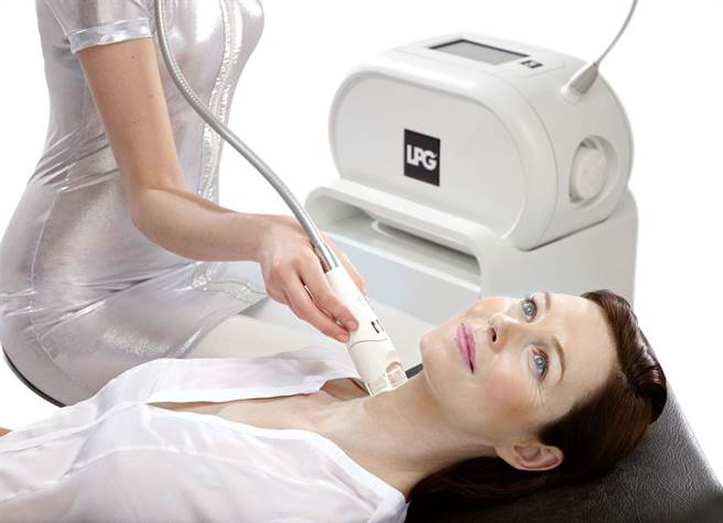 Mikobeaute SPA以高科技魔提仪结合顶级护肤保养品，再搭配按摩 SPA手技，是融合五感的美学体验。（Mikobeaute SPA提供）