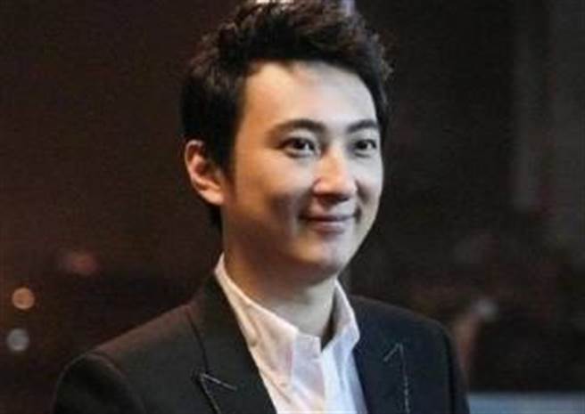 王思聪先前传出破产，34岁生日照样过。(图/翻摄自微博)