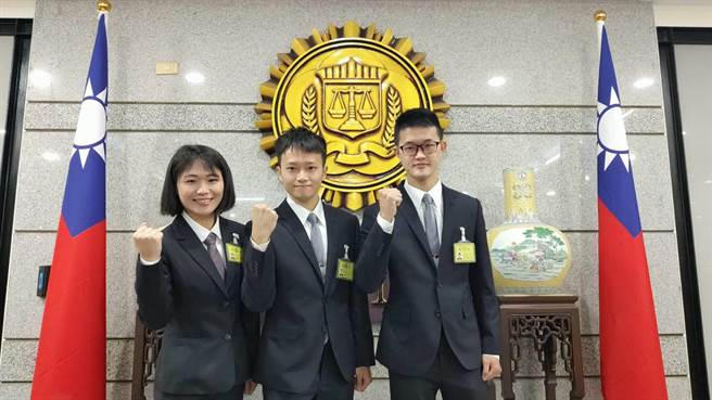 調查局調查班58期新學員結訓，蔡英文親自主持勉勵。(戴志揚翻攝)