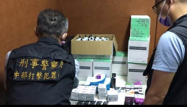 警方兵分16路逮捕朱男等5人，扣案证物经产品代理商鑑验均偽变造医美器材，估算侵权市值逾亿元。（民眾提供／卢金足台中传真）