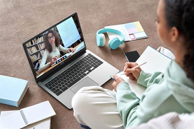 宏碁4日发表三款最新Chromebook，主打安全、便利和价格亲民，能满足工作、娱乐、沟通需求的系列机种，除满足消费者各类需求外，更具备娱乐或视讯会议所需的优异影音技术。图／宏碁提供
