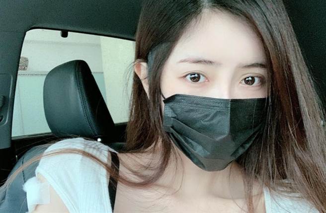 Hannah 娜娜被封为口罩正妹。（图／翻摄自hannah_yap IG）