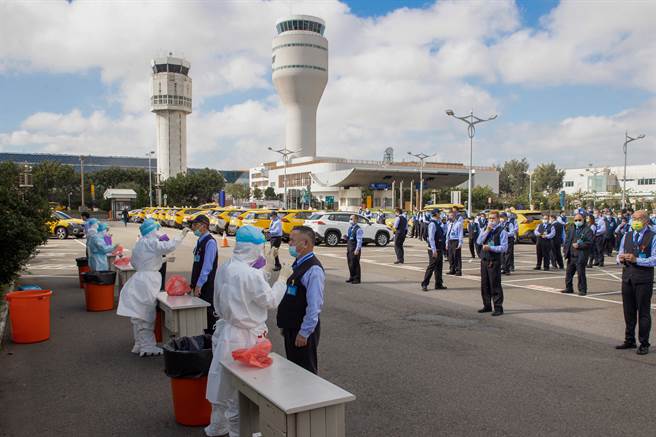 Omicron攻陷桃機，3人Ct值曝光。（陳麒全攝）