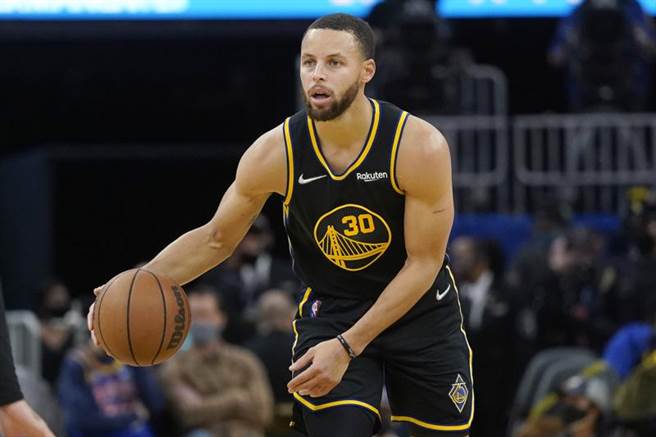 柯瑞嚴重失常，17投僅中3，9分、10助攻，但勇士依舊靠著普爾和威金斯成功滅火。(美聯社)