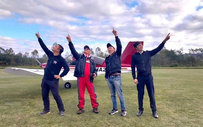 花莲县航空协会伙伴们难得欢聚一堂，共同追寻跃上天空的美梦。(戴志扬翻摄)