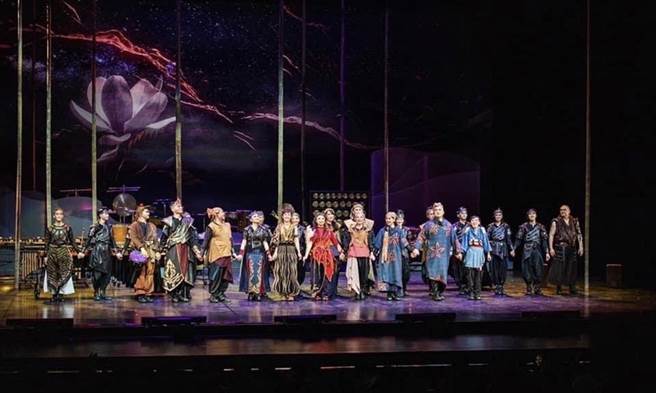 朱宗庆》2022击乐剧场《木兰》圆满落幕！打击乐团36周年生日快乐！(图/爱传媒提供)