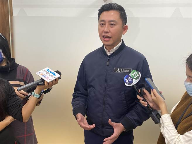 新竹市长林智坚驳斥竹竹併升格第七都会排挤其它六都分配款的说法，他说竹竹併升格只会将「饼」做大，不仅原六都的分配款不得少于目前之外，其它14县市分配到的金额也会更多。（陈育贤摄）