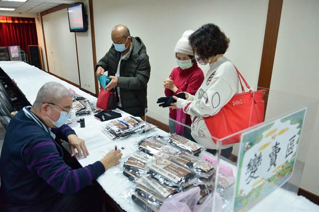 行政執行署台北分署4日舉行聯合拍賣會（台北分署提供）