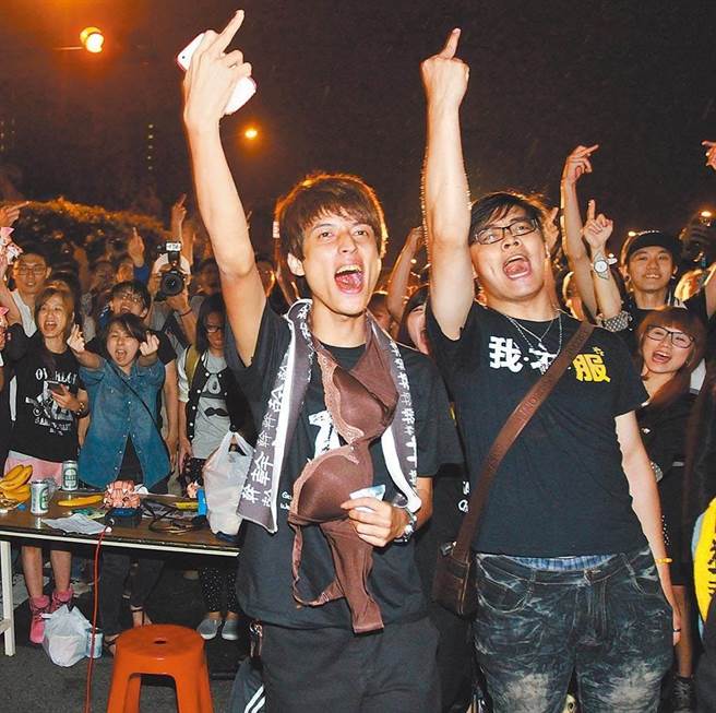 「台独机关枪」李柏璋2018年11月间涉嫌偷拍吕姓前女友，遭检方起诉，但吕女事后已与李柏璋和解、撤告，因此新北地院近期判决本件公诉不受理。（本报资料照片）