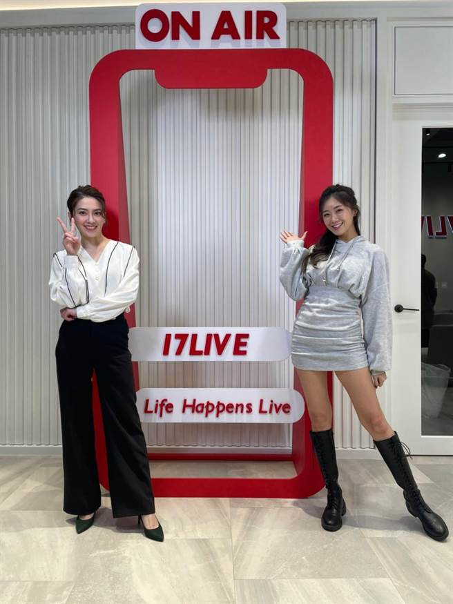 许蓝方近来挑战直播主持《许蓝方的爱vs性相谈室》，首集邀曾甜聊渣男。（17LIVE提供）