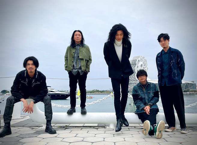 麋先生小B（左起）、以诺、圣皓、喆安和逸凡。（相信音乐提供）