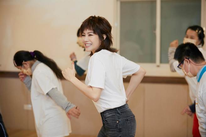 徐怀钰近来担任真善美社会福利基金会公益大使。(真善美社会福利基金会提供)