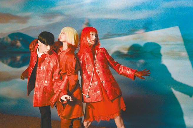 SHIATZY CHEN 夏姿陈拍出返乡团圆的歷程。（SHIATZY CHEN 夏姿陈提供）