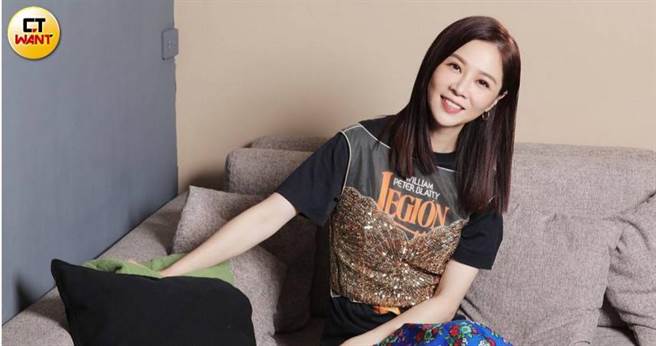 谢盈萱外型美丽有个性，不过桃花不多，心思也都放在工作上。（图／本刊摄影组）