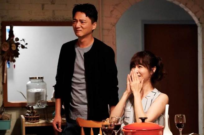 因为演出《俗女》的陈嘉玲一角，让谢盈萱成为最受欢迎女演员，而蓝苇华饰演的「蔡永森」也变成最佳暖男代表。（图／华视提供）