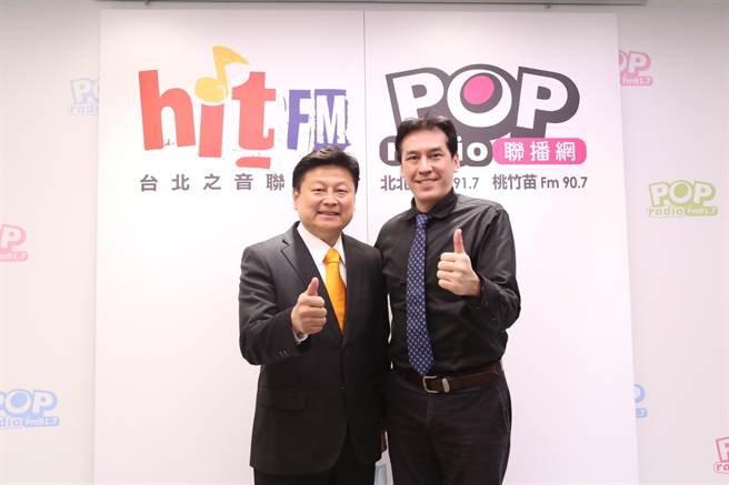 国民党立委傅昆萁上午接受广播专访。（《POP撞新闻》提供）