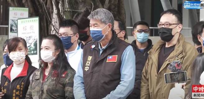 张亚中合体应晓薇。(取自中时新闻网直播)