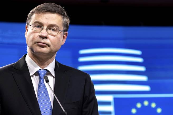 歐盟貿易專員、歐盟執委會副主席杜姆布羅夫斯基斯（Valdis Dombrovskis）表示正透過政治及外交管道解決立陶宛與大陸的貿易紛爭。（資料照／美聯社）