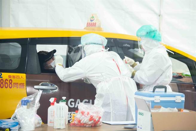 台北市副市長黃珊珊今表示，傳染力強的Omicron新冠肺炎變種病毒讓全世界大受影響，也讓防疫旅館承受巨大壓力。（北市府提供）