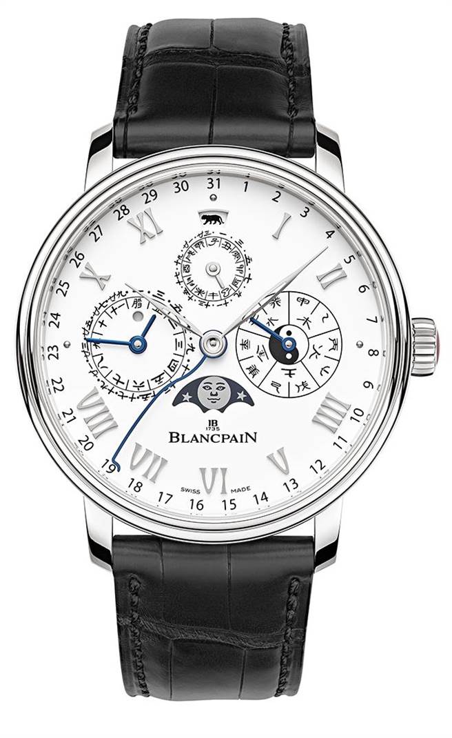 宝珀（Blancpain）为庆祝壬寅虎年推出一款全新中华年历腕表，以铂金打造，白色大明火珐琅表盘显示农历与阳历日期（Blancpain提供）