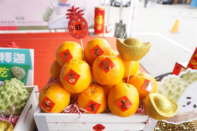 新加坡一向是台湾椪柑最大的外销市场，此次出口14公吨，满足年节送礼需求。（王文吉摄）