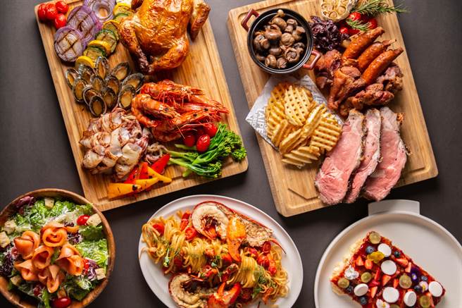 台北万豪酒店Lobby Lounge即日起推出「海陆豪时光」尾牙春酒专案。（万豪提供）