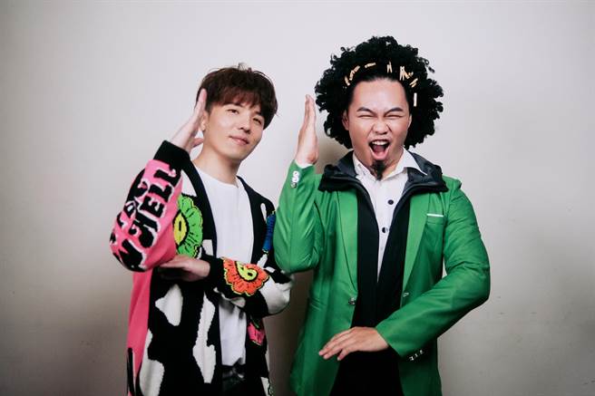 那那大师出考题要小宇R＆B诠释阿雅的〈剉冰进行曲〉。「小钢炮娱乐」提供